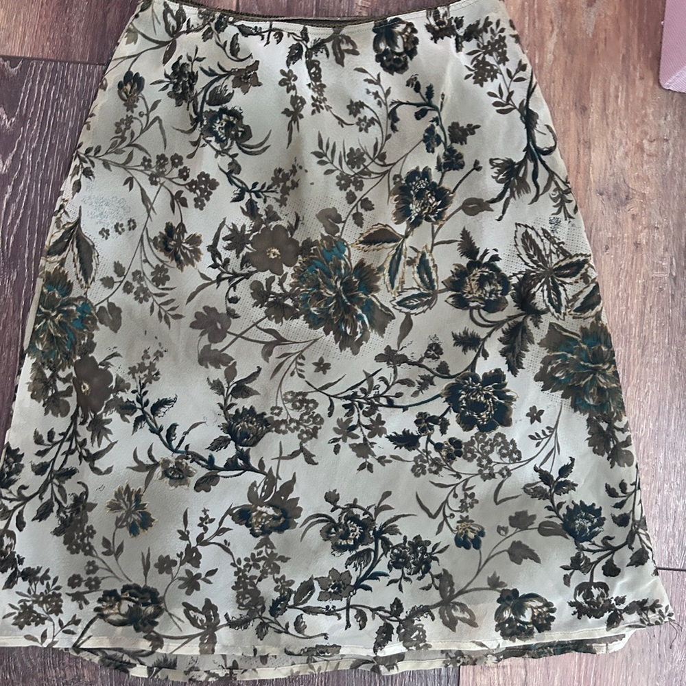 Connected Apparel Green Floral Patterned Skirt